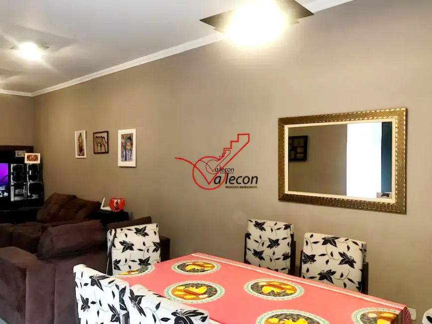 Casa com 3 quartos à venda, 90m2 em Sao Jose Dos Campos - SP - imagem 4 Foto 4 de Casa com 3 quartos à venda, 90m2 em Sao Jose Dos Campos - SP