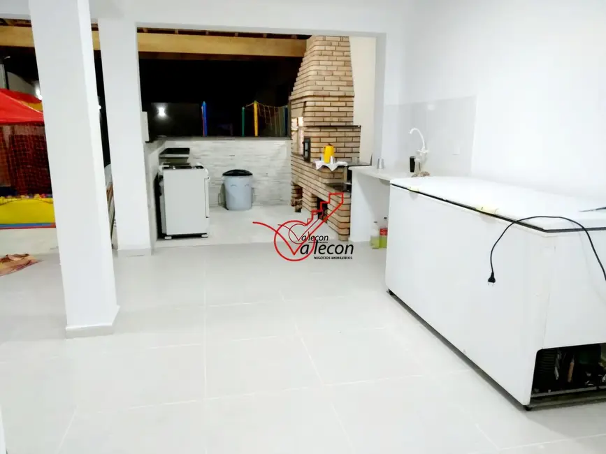 Casa com 2 quartos à venda, 150m2 em Sao Jose Dos Campos - SP - imagem 2 Foto 2 de Casa com 2 quartos à venda, 150m2 em Sao Jose Dos Campos - SP