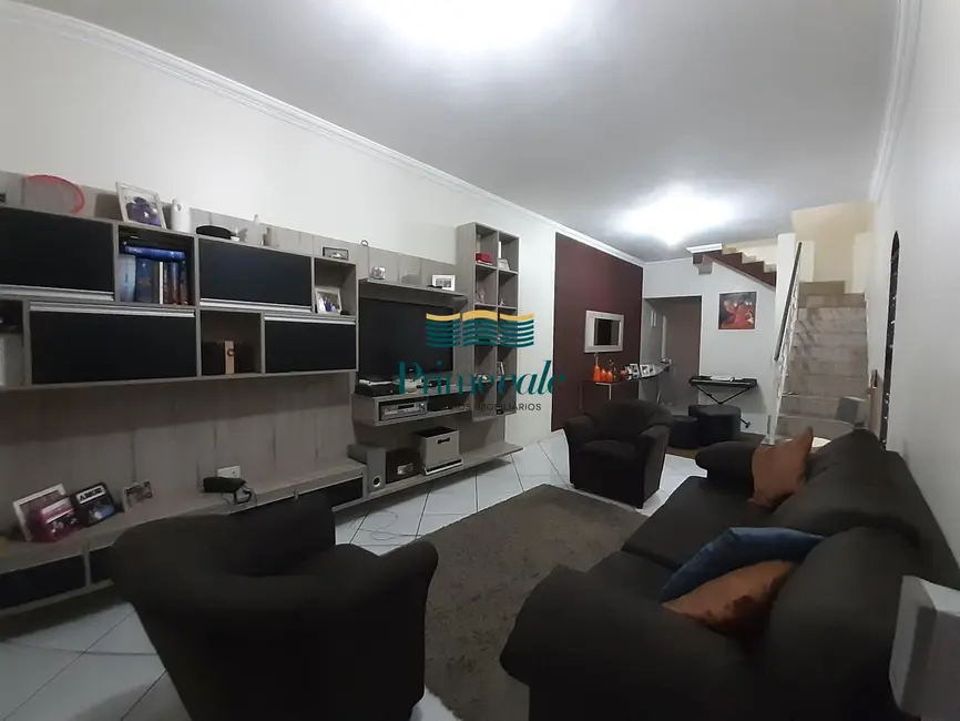 Sobrado com 3 quartos à venda, 168m2 em Sao Jose Dos Campos - SP - imagem 2 Foto 2 de Sobrado com 3 quartos à venda, 168m2 em Sao Jose Dos Campos - SP