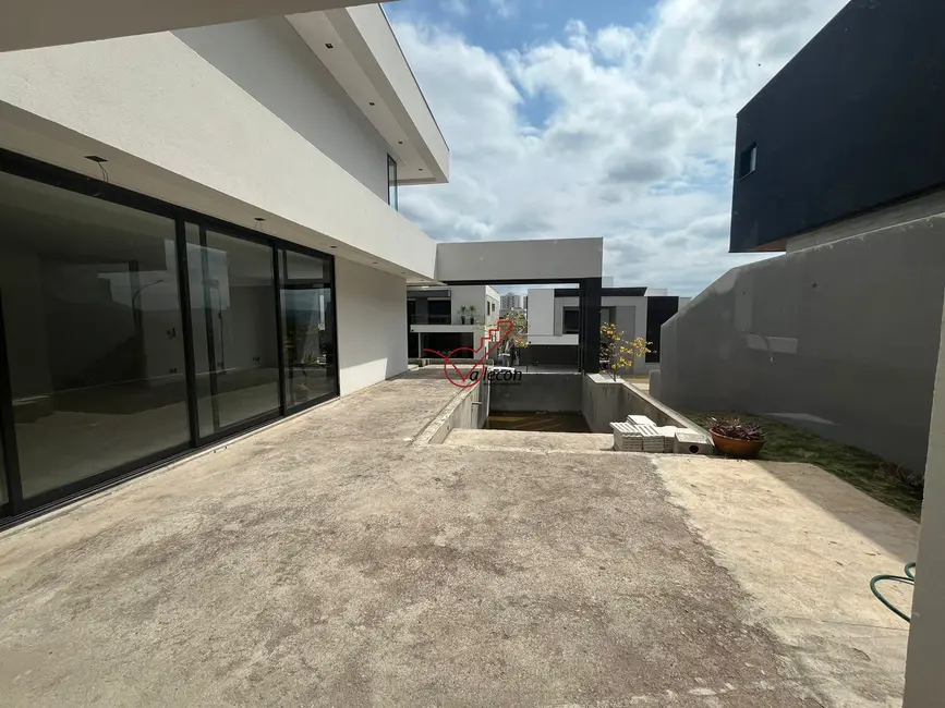 Casa com 4 quartos à venda, 580m2 em Sao Jose Dos Campos - SP - imagem 8 Foto 8 de Casa com 4 quartos à venda, 580m2 em Sao Jose Dos Campos - SP