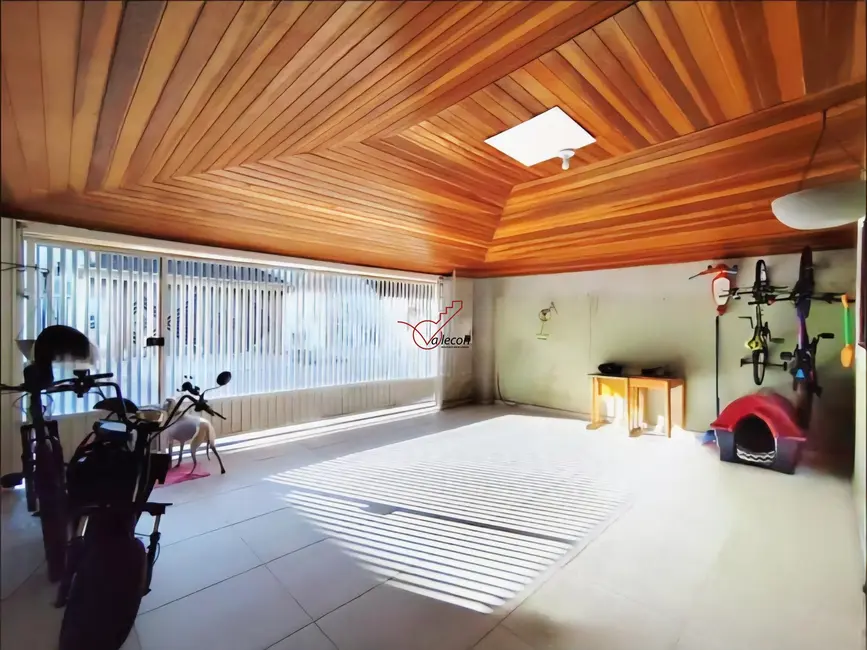 Foto 2 de Casa com 4 quartos à venda, 163m2 em Sao Jose Dos Campos - SP