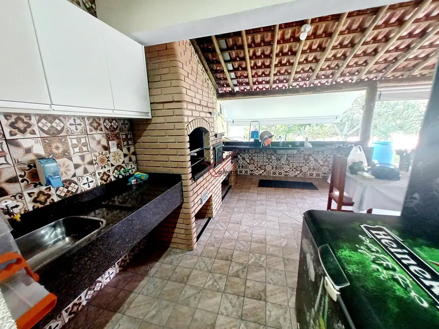 Chácara com 2 quartos à venda, 1000m2 em Sao Jose Dos Campos - SP - imagem 5 Foto 5 de Chácara com 2 quartos à venda, 1000m2 em Sao Jose Dos Campos - SP