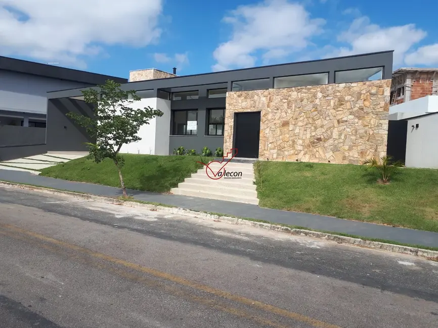 Foto 1 de Casa de Condomínio com 4 quartos à venda, 200m2 em Cacapava - SP