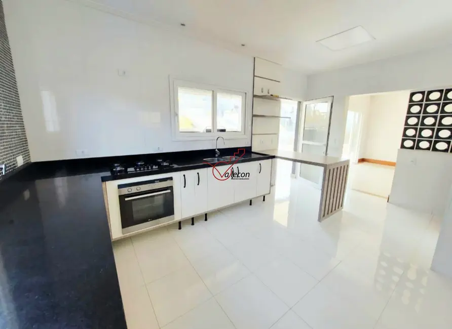 Foto 5 de Casa de Condomínio com 5 quartos para alugar, 330m2 em Sao Jose Dos Campos - SP