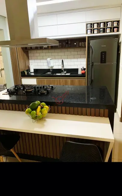 Foto 1 de Sobrado com 2 quartos à venda, 69m2 em Sao Jose Dos Campos - SP