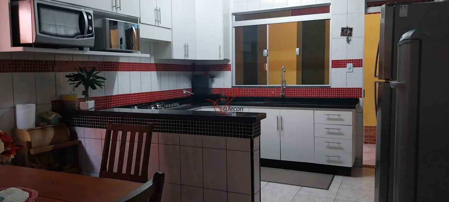 Foto 1 de Casa com 4 quartos à venda, 180m2 em Sao Jose Dos Campos - SP