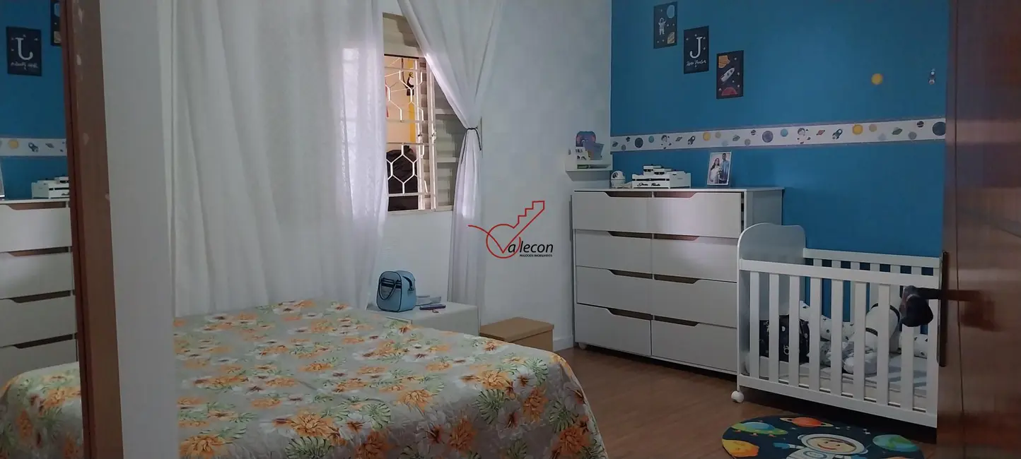 Foto 6 de Casa com 4 quartos à venda, 180m2 em Sao Jose Dos Campos - SP