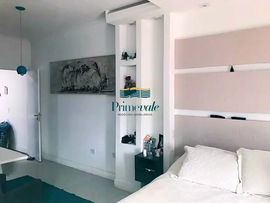 Sobrado com 3 quartos à venda, 250m2 em Sao Jose Dos Campos - SP - imagem 8 Foto 8 de Sobrado com 3 quartos à venda, 250m2 em Sao Jose Dos Campos - SP