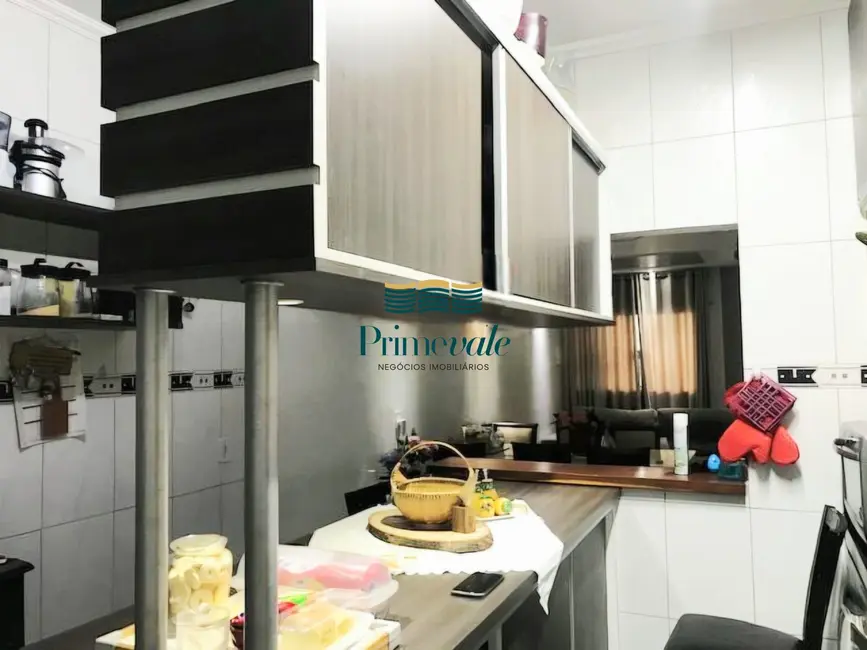 Sobrado com 3 quartos à venda, 250m2 em Sao Jose Dos Campos - SP - imagem 5 Foto 5 de Sobrado com 3 quartos à venda, 250m2 em Sao Jose Dos Campos - SP