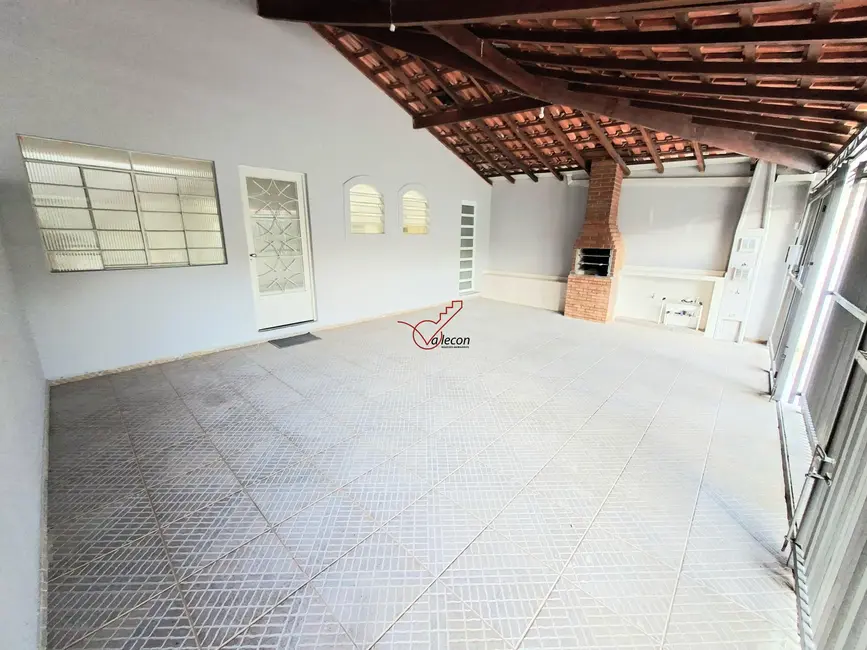 Foto 2 de Casa com 3 quartos para alugar, 200m2 em Sao Jose Dos Campos - SP