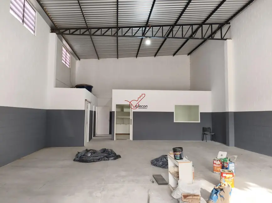 Foto 7 de Armazém / Galpão com 2 quartos para alugar, 300m2 em Sao Jose Dos Campos - SP