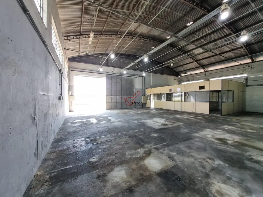 Foto 8 de Armazém / Galpão com 6 quartos para alugar, 1500m2 em Sao Jose Dos Campos - SP