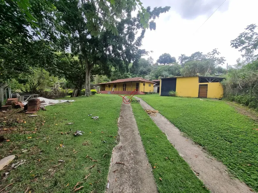 Chácara com 3 quartos para alugar, 2500m2 em Sao Jose Dos Campos - SP - imagem 1 Foto 1 de Chácara com 3 quartos para alugar, 2500m2 em Sao Jose Dos Campos - SP