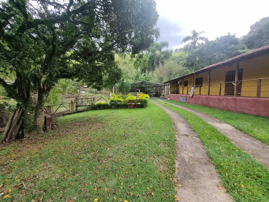Chácara com 3 quartos para alugar, 2500m2 em Sao Jose Dos Campos - SP - imagem 3 Foto 3 de Chácara com 3 quartos para alugar, 2500m2 em Sao Jose Dos Campos - SP