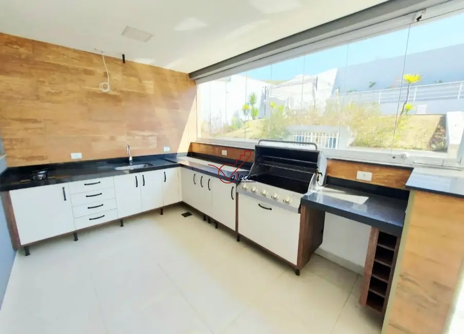 Casa de Condomínio com 5 quartos para alugar, 330m2 em Sao Jose Dos Campos - SP - imagem 4 Foto 4 de Casa de Condomínio com 5 quartos para alugar, 330m2 em Sao Jose Dos Campos - SP