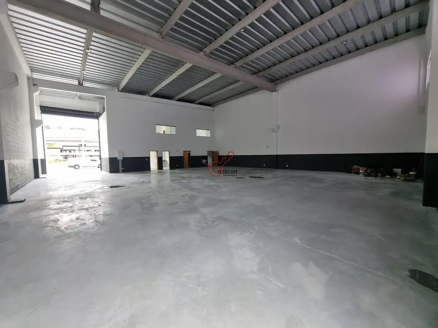Armazém / Galpão com 3 quartos para alugar, 630m2 em Jardim Califórnia, Jacarei - SP - imagem 9 Foto 9 de Armazém / Galpão com 3 quartos para alugar, 630m2 em Jardim Califórnia, Jacarei - SP