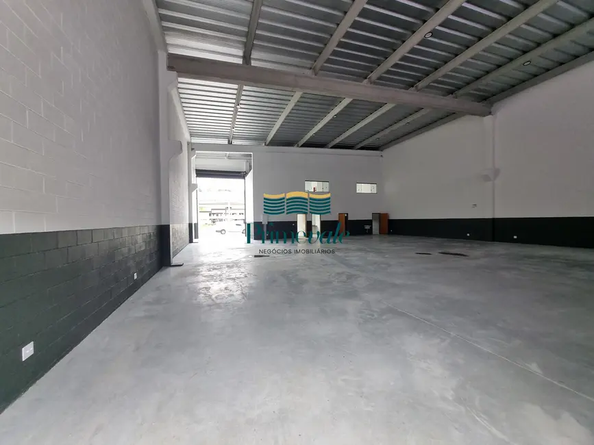 Armazém / Galpão com 3 quartos para alugar, 630m2 em Jardim Califórnia, Jacarei - SP - imagem 8 Foto 8 de Armazém / Galpão com 3 quartos para alugar, 630m2 em Jardim Califórnia, Jacarei - SP