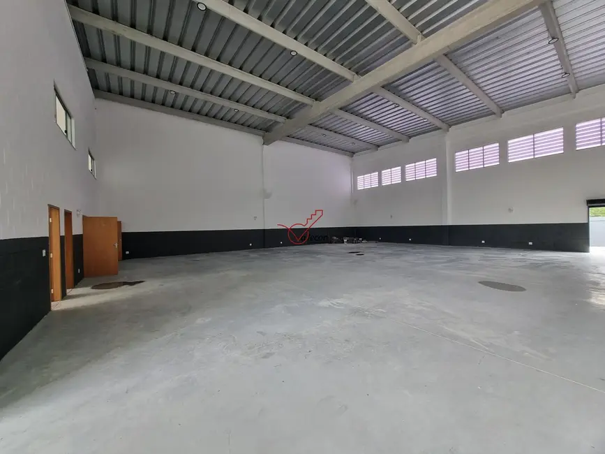 Armazém / Galpão com 3 quartos para alugar, 630m2 em Jardim Califórnia, Jacarei - SP - imagem 7 Foto 7 de Armazém / Galpão com 3 quartos para alugar, 630m2 em Jardim Califórnia, Jacarei - SP