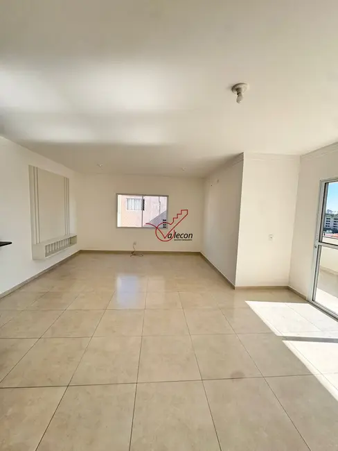 Apartamento com 3 quartos para alugar, 125m2 em Vila São José, Taubate - SP - imagem 4 Foto 4 de Apartamento com 3 quartos para alugar, 125m2 em Vila São José, Taubate - SP