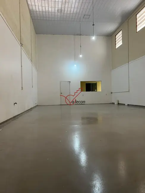 Foto 3 de Armazém / Galpão com 2 quartos para alugar, 300m2 em Sao Jose Dos Campos - SP