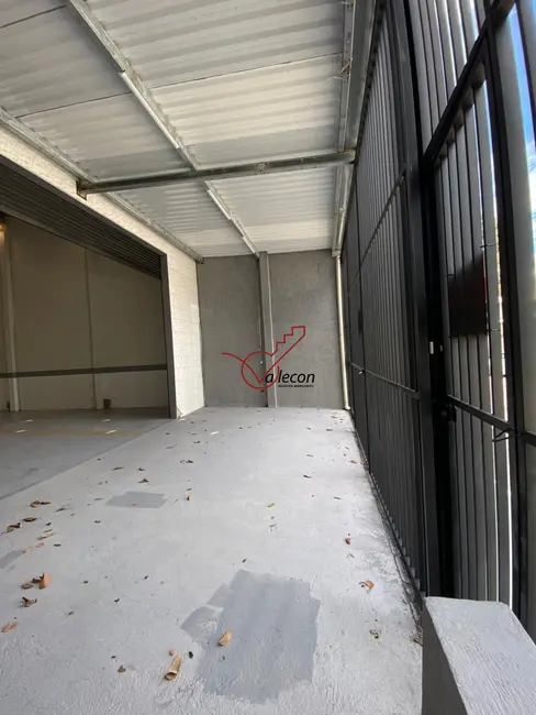 Foto 3 de Armazém / Galpão com 2 quartos para alugar, 340m2 em Sao Jose Dos Campos - SP