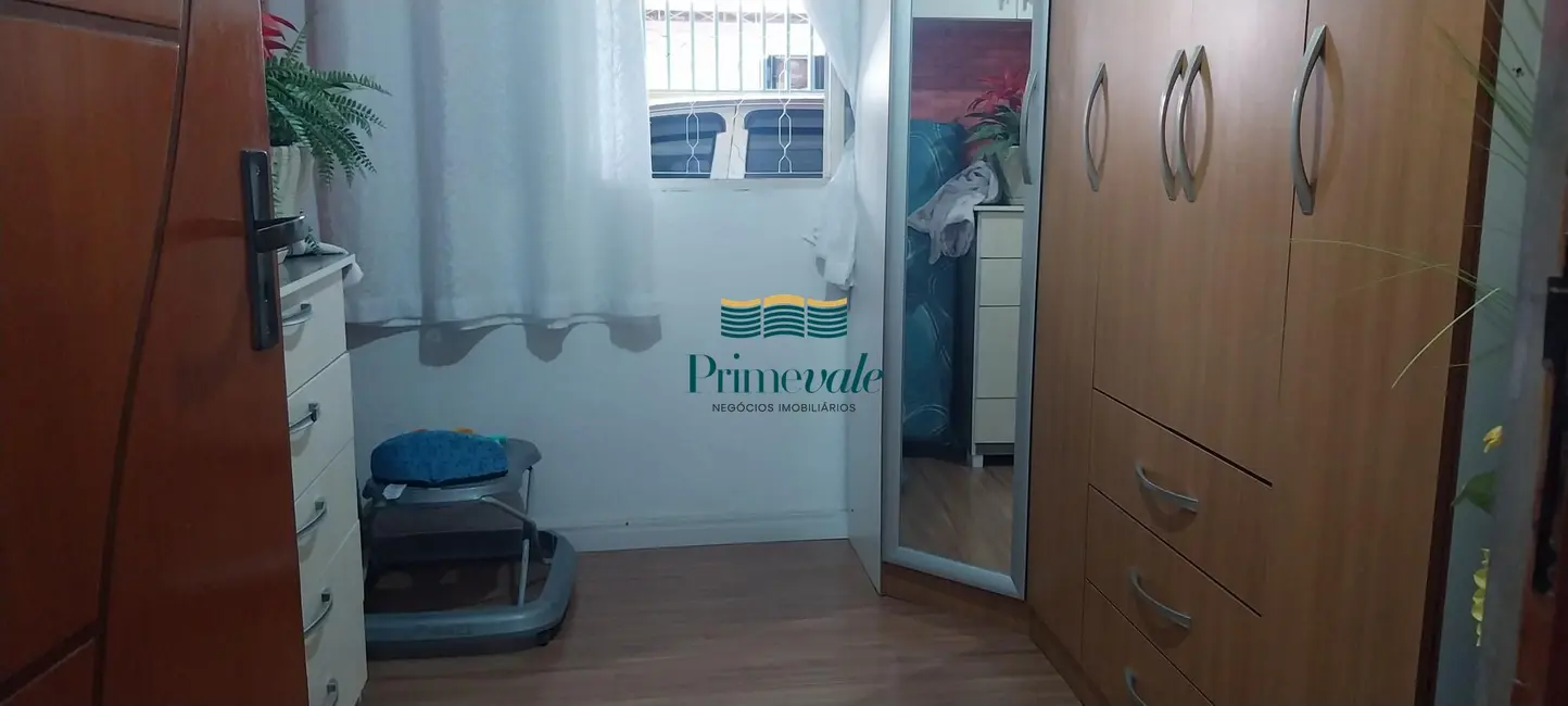 Foto 4 de Casa com 4 quartos à venda, 180m2 em Sao Jose Dos Campos - SP