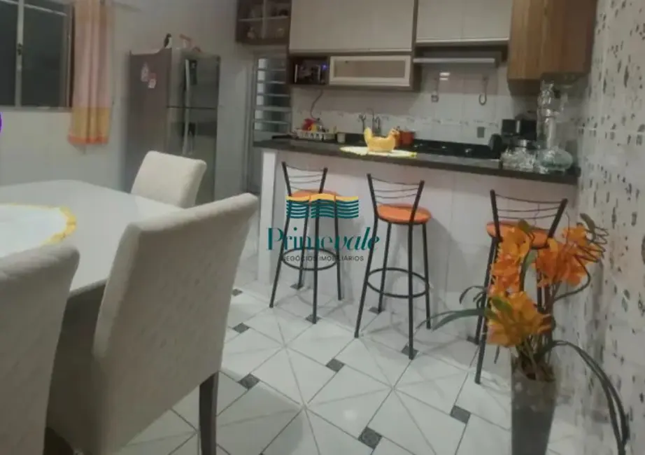 Sobrado com 3 quartos à venda, 200m2 em Sao Jose Dos Campos - SP - imagem 6 Foto 6 de Sobrado com 3 quartos à venda, 200m2 em Sao Jose Dos Campos - SP