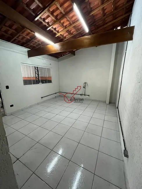 Armazém / Galpão com 1 quarto para alugar, 300m2 em Sao Jose Dos Campos - SP - imagem 5 Foto 5 de Armazém / Galpão com 1 quarto para alugar, 300m2 em Sao Jose Dos Campos - SP