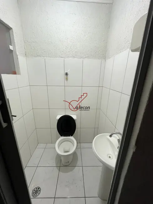 Armazém / Galpão com 1 quarto para alugar, 300m2 em Sao Jose Dos Campos - SP - imagem 8 Foto 8 de Armazém / Galpão com 1 quarto para alugar, 300m2 em Sao Jose Dos Campos - SP