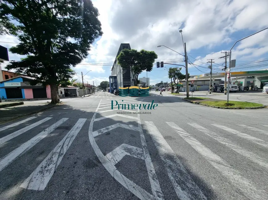 Foto 5 de Armazém / Galpão com 8 quartos para alugar, 2500m2 em Sao Jose Dos Campos - SP