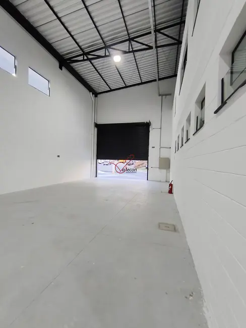 Foto 4 de Armazém / Galpão com 4 quartos para alugar, 850m2 em Sao Jose Dos Campos - SP
