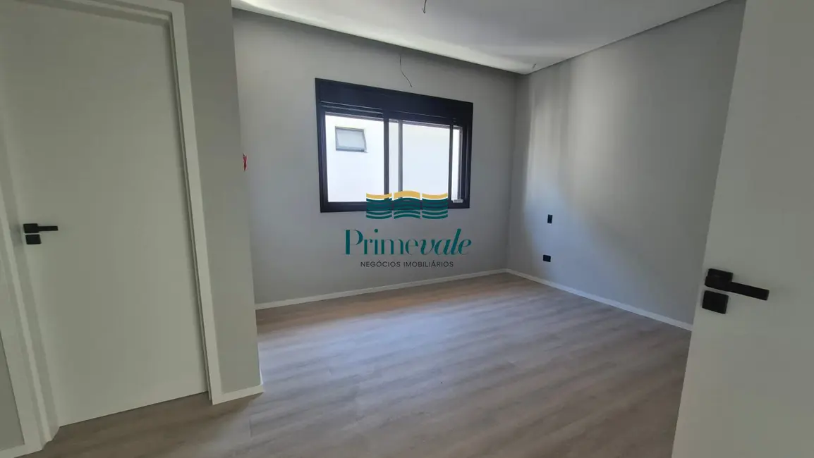 Casa com 4 quartos à venda, 490m2 em Sao Jose Dos Campos - SP - imagem 9 Foto 9 de Casa com 4 quartos à venda, 490m2 em Sao Jose Dos Campos - SP