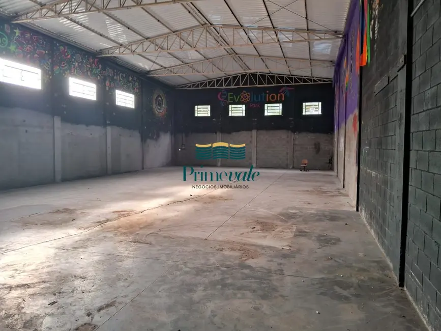 Foto 2 de Armazém / Galpão com 1 quarto para alugar, 300m2 em Sao Jose Dos Campos - SP