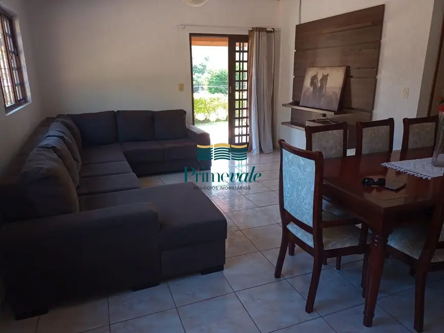 Foto 2 de Chácara com 2 quartos à venda, 160m2 em Registro, Taubate - SP