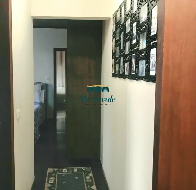 Foto 9 de Sobrado com 3 quartos à venda, 265m2 em Sao Jose Dos Campos - SP