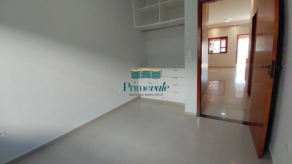 Casa com 3 quartos para alugar, 98m2 em Residencial Santa Paula, Jacarei - SP - imagem 2 Foto 2 de Casa com 3 quartos para alugar, 98m2 em Residencial Santa Paula, Jacarei - SP