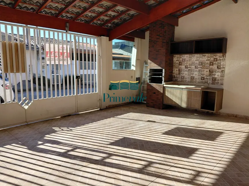 Casa com 3 quartos para alugar, 98m2 em Residencial Santa Paula, Jacarei - SP - imagem 6 Foto 6 de Casa com 3 quartos para alugar, 98m2 em Residencial Santa Paula, Jacarei - SP