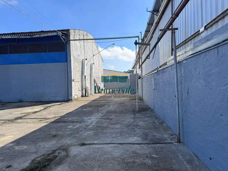Foto 4 de Armazém / Galpão com 3 quartos para alugar, 2160m2 em Sao Jose Dos Campos - SP