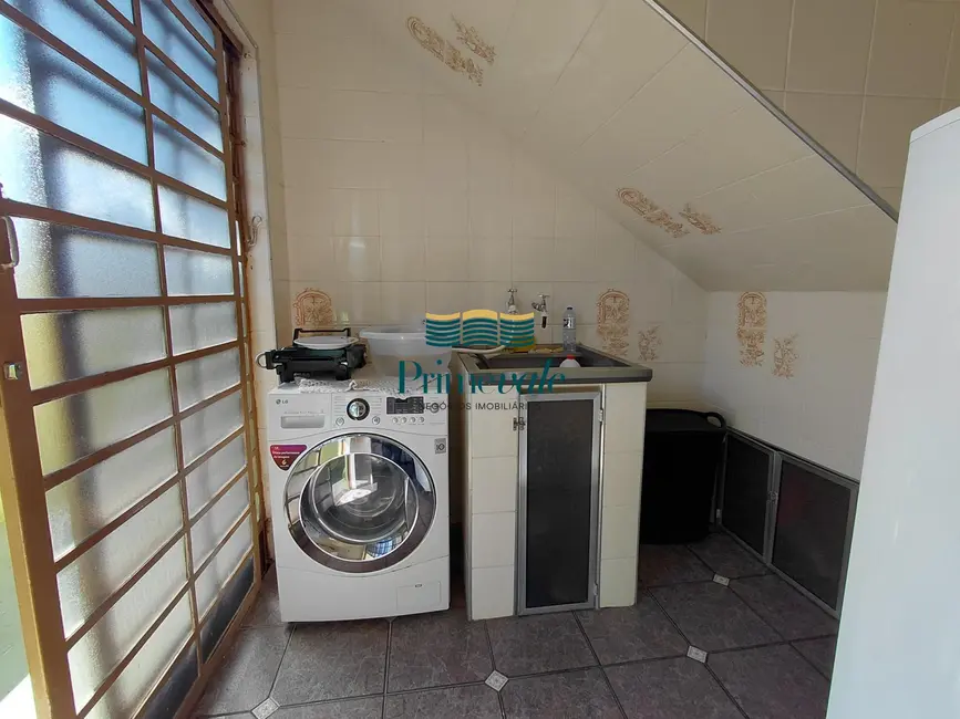 Sobrado com 5 quartos para alugar, 360m2 em Sao Jose Dos Campos - SP - imagem 4 Foto 4 de Sobrado com 5 quartos para alugar, 360m2 em Sao Jose Dos Campos - SP