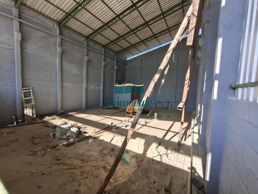 Armazém / Galpão com 1 quarto para alugar, 200m2 em Sao Jose Dos Campos - SP - imagem 8 Foto 8 de Armazém / Galpão com 1 quarto para alugar, 200m2 em Sao Jose Dos Campos - SP