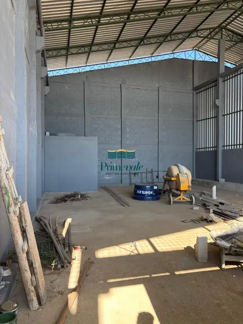 Armazém / Galpão com 1 quarto para alugar, 200m2 em Sao Jose Dos Campos - SP - imagem 3 Foto 3 de Armazém / Galpão com 1 quarto para alugar, 200m2 em Sao Jose Dos Campos - SP