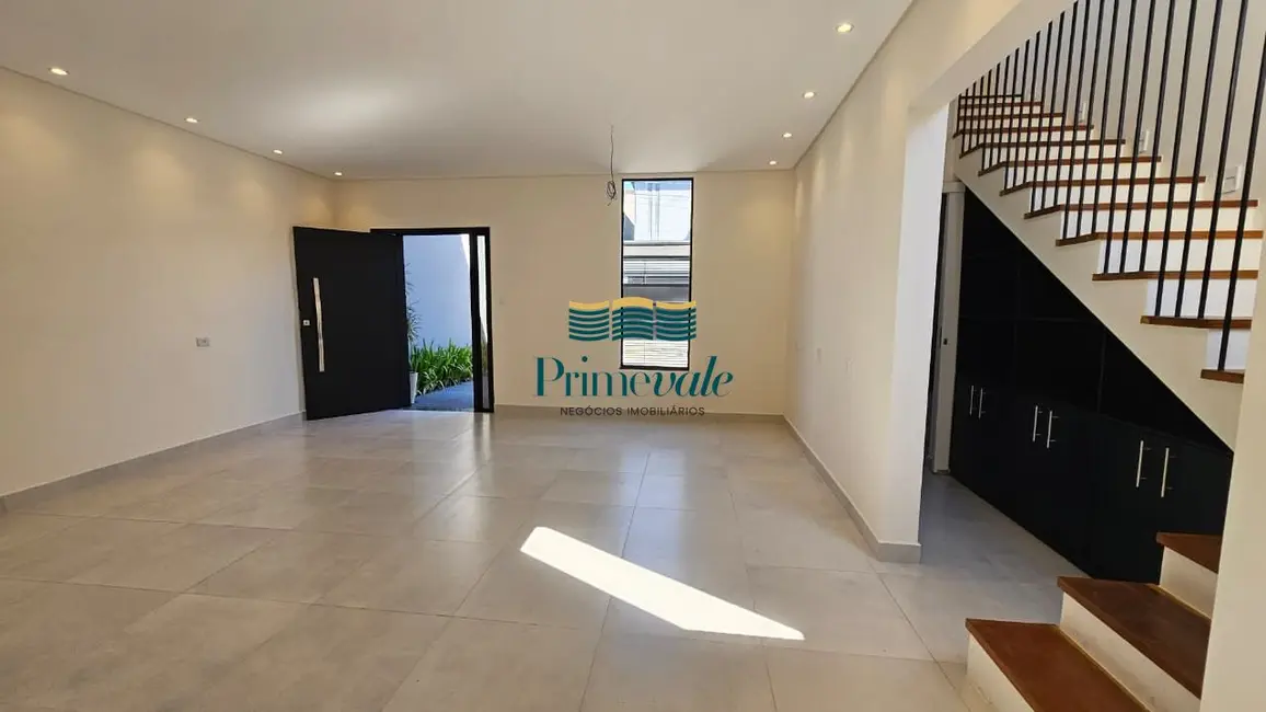 Foto 5 de Sobrado com 3 quartos à venda, 220m2 em Loteamento Villa Branca, Jacarei - SP