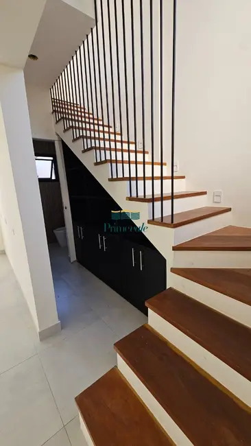 Foto 3 de Sobrado com 3 quartos à venda, 220m2 em Loteamento Villa Branca, Jacarei - SP