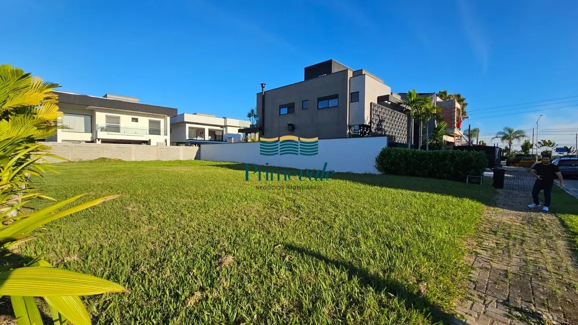 Foto 2 de Terreno / Lote à venda, 450m2 em Sao Jose Dos Campos - SP