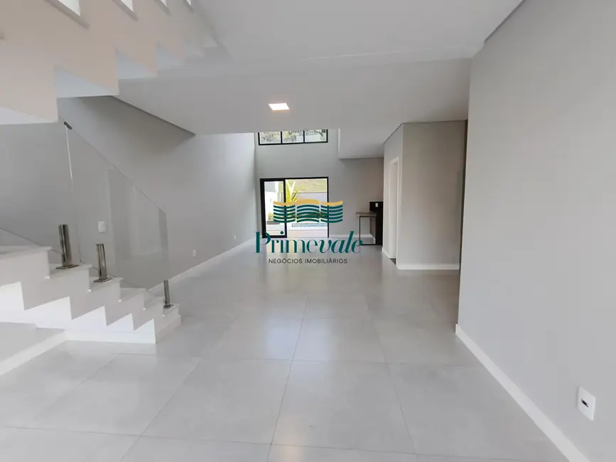 Foto 9 de Sobrado com 3 quartos à venda, 250m2 em Sao Jose Dos Campos - SP