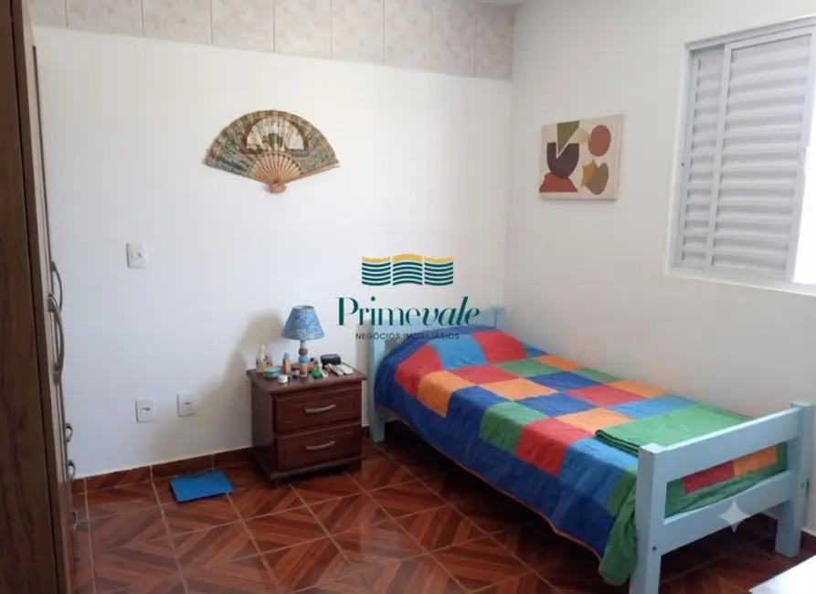 Casa com 4 quartos à venda, 110m2 em Sao Jose Dos Campos - SP - imagem 4 Foto 4 de Casa com 4 quartos à venda, 110m2 em Sao Jose Dos Campos - SP