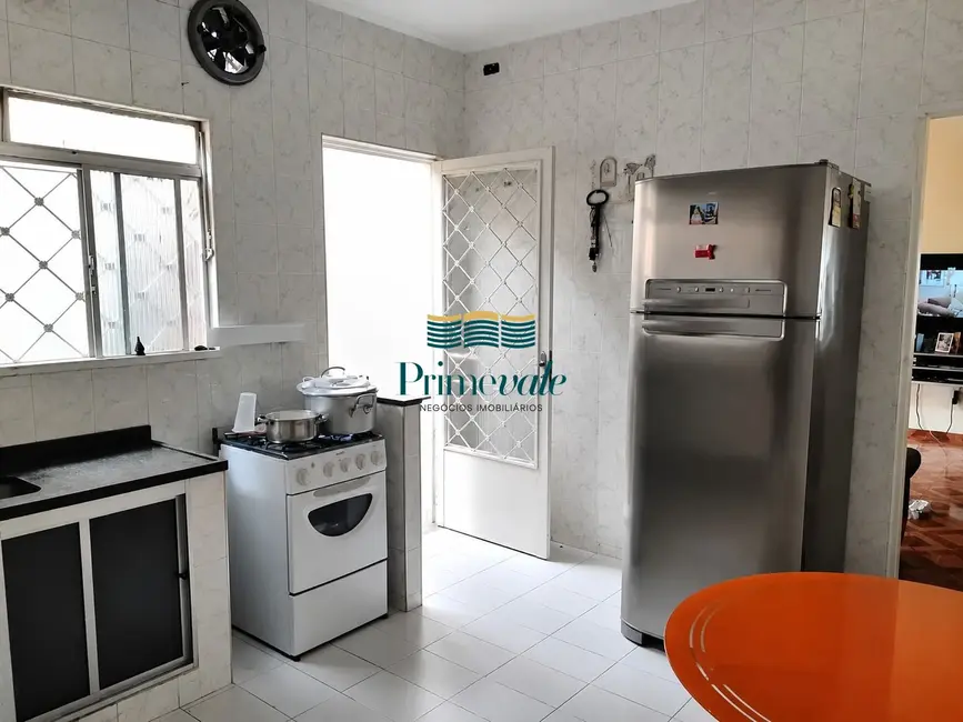 Casa com 4 quartos à venda, 110m2 em Sao Jose Dos Campos - SP - imagem 3 Foto 3 de Casa com 4 quartos à venda, 110m2 em Sao Jose Dos Campos - SP