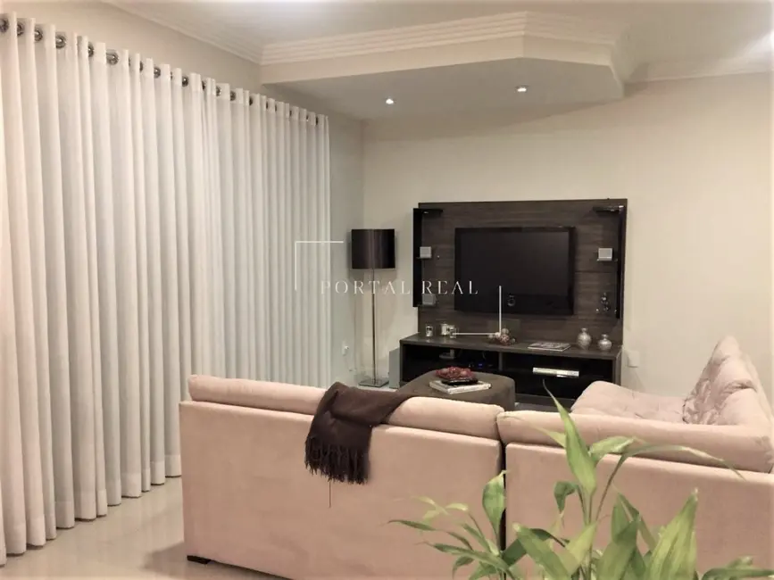 Casa com 3 quartos à venda, 320m2 em Parque das Universidades, Campinas - SP - imagem 4 Foto 4 de Casa com 3 quartos à venda, 320m2 em Parque das Universidades, Campinas - SP