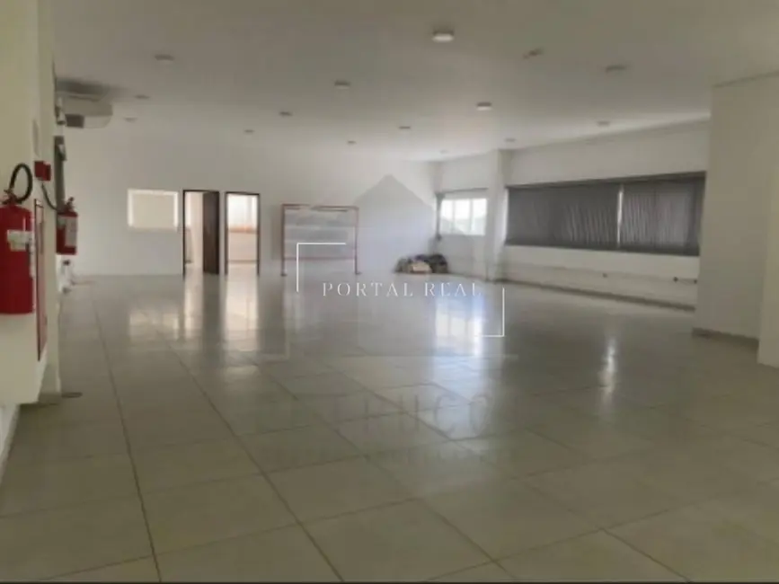 Armazém / Galpão para alugar, 2738m2 em Chácaras Alpina, Valinhos - SP - imagem 3 Foto 3 de Armazém / Galpão para alugar, 2738m2 em Chácaras Alpina, Valinhos - SP