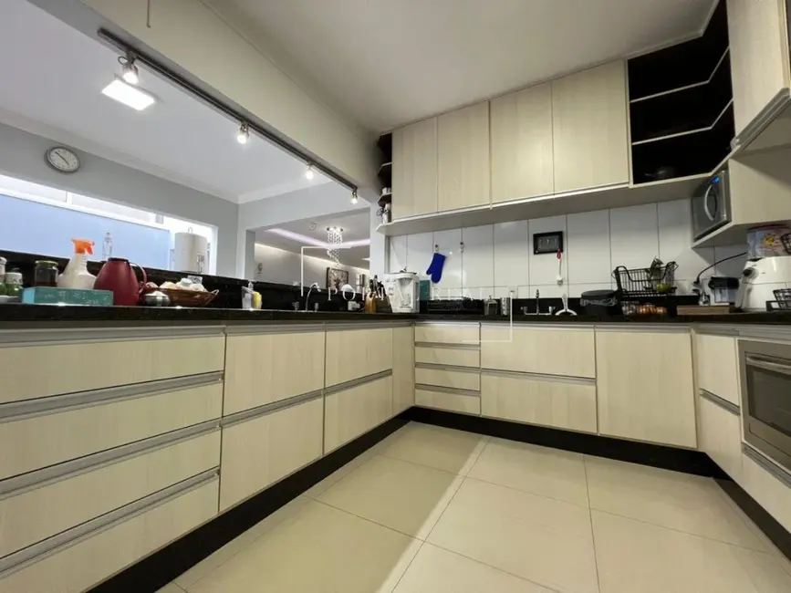 Casa com 3 quartos à venda, 271m2 em Residencial Santa Maria, Valinhos - SP - imagem 8 Foto 8 de Casa com 3 quartos à venda, 271m2 em Residencial Santa Maria, Valinhos - SP